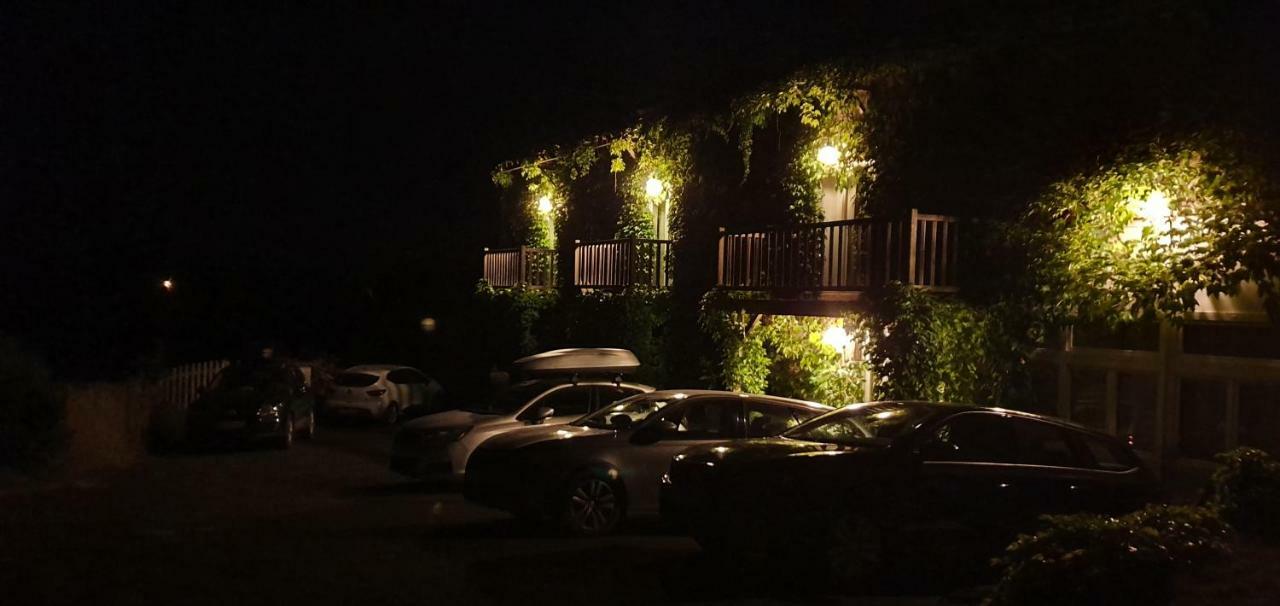 Domaine Des Pecheries Montel-de-Gelat Exterior foto